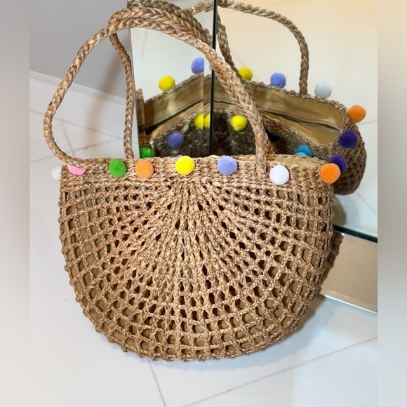 Hand crafted woven tote bag- chic fun design! - Picture 3 of 5